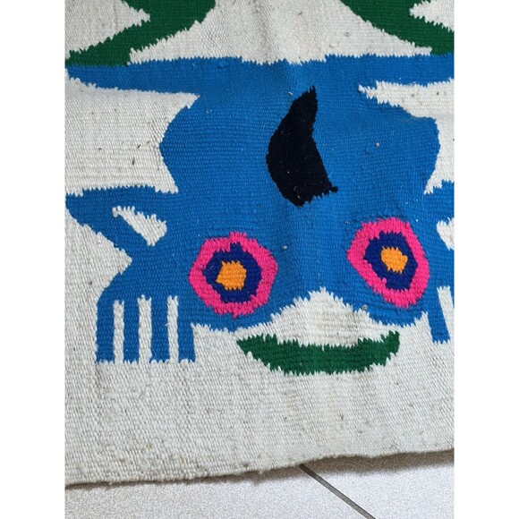 Handwoven Chameleon Lizard Wall Hanging rUG Pink Eyes Reacts With UV Light - Picture 7 of 8
